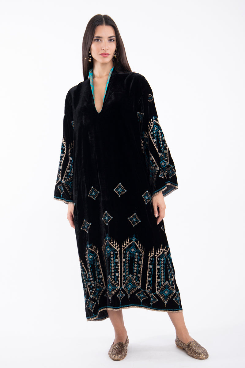 Nisrine Velvet Embroidered Black Kaftan