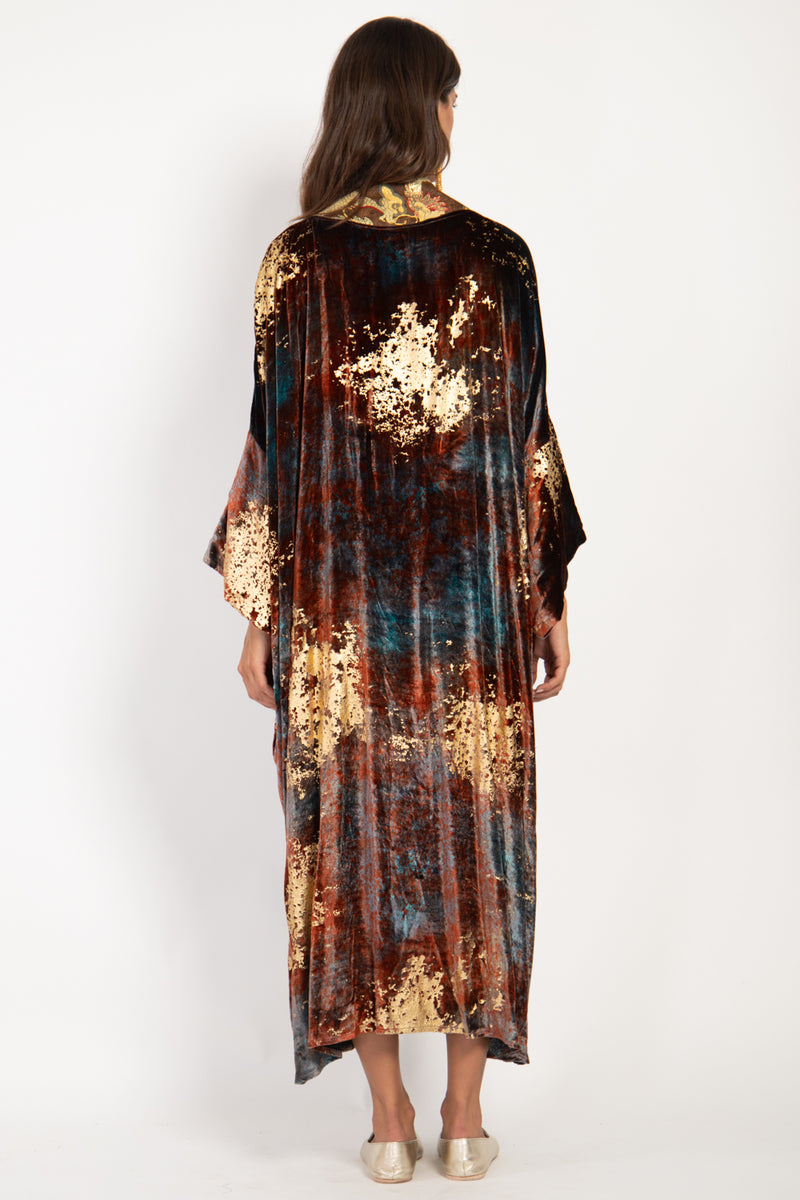 Yasma Velvet Gold Brushstrokes Abaya