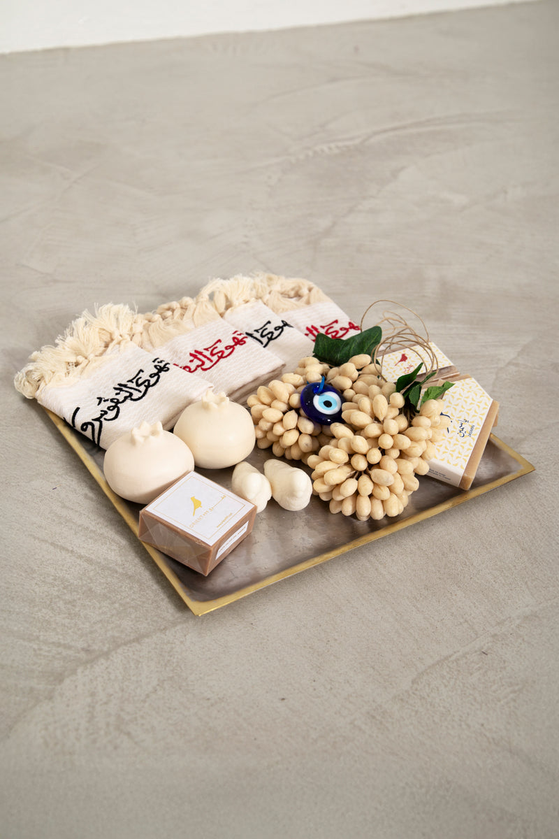 Orient Gift Set – Soaps, Towels & Brass Tray
