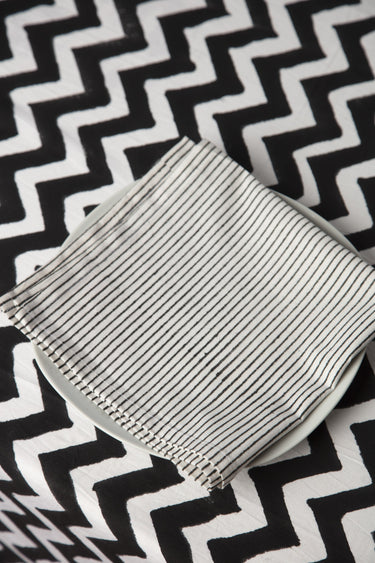 Chevron Black Tablecloth and Napkins Set - Orient 499